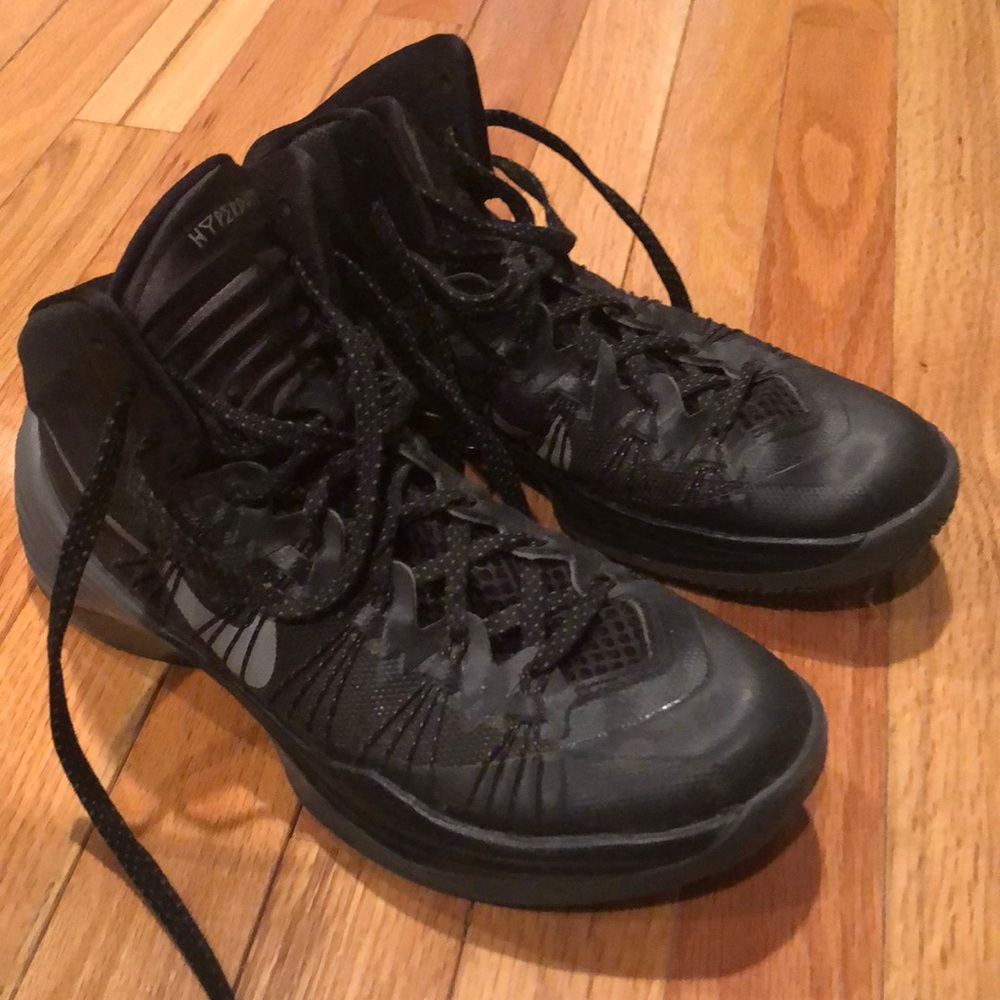 Black Nike Hyperdunks
